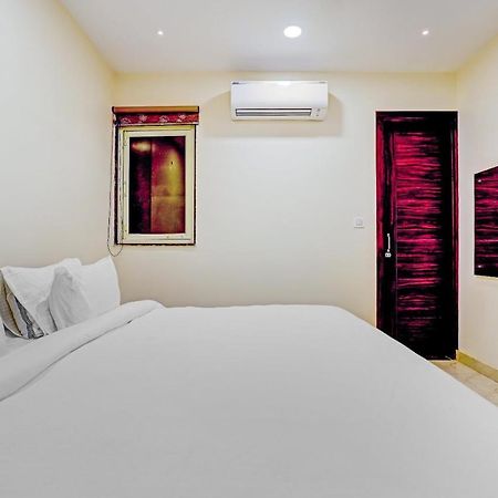 Collection O Hotel Aditya Palace Near Leisure Valley Park Gurgaon Exterior photo