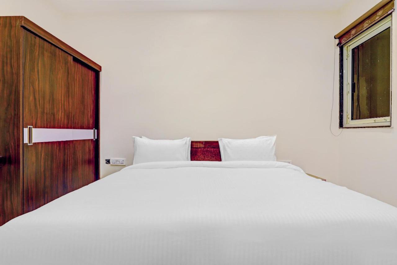 Collection O Hotel Aditya Palace Near Leisure Valley Park Gurgaon Exterior photo